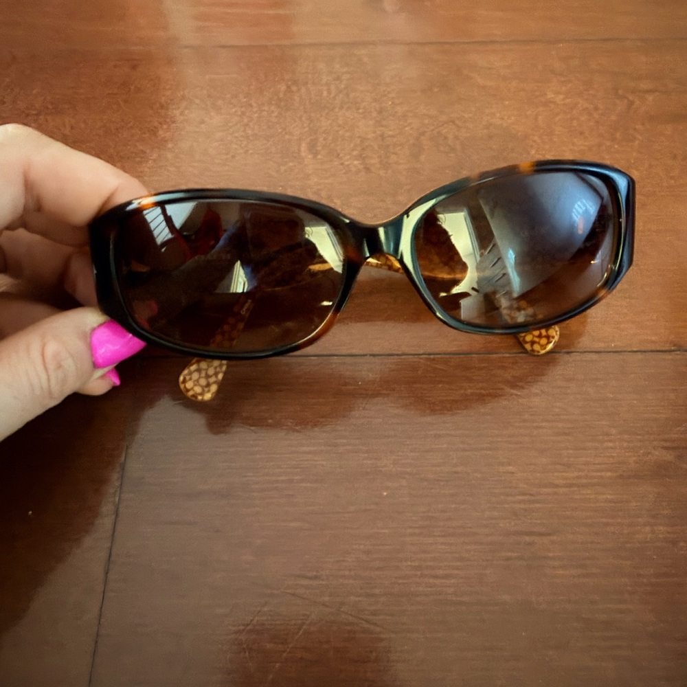 Coach Tortoiseshell Women’s Sunglasses with Brown Gradient Lenses